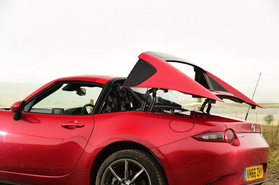 Детали экстерьера Mazda MX-5 RF 2017 года  (UK) (фото 29 из 40)